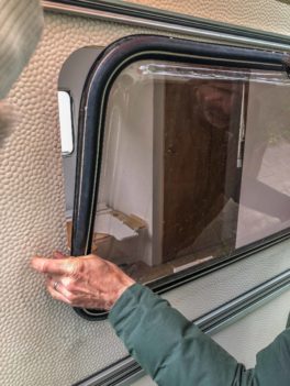 Wohnwagen Fenster tauschen - Wasserschaden reparieren - Tipps